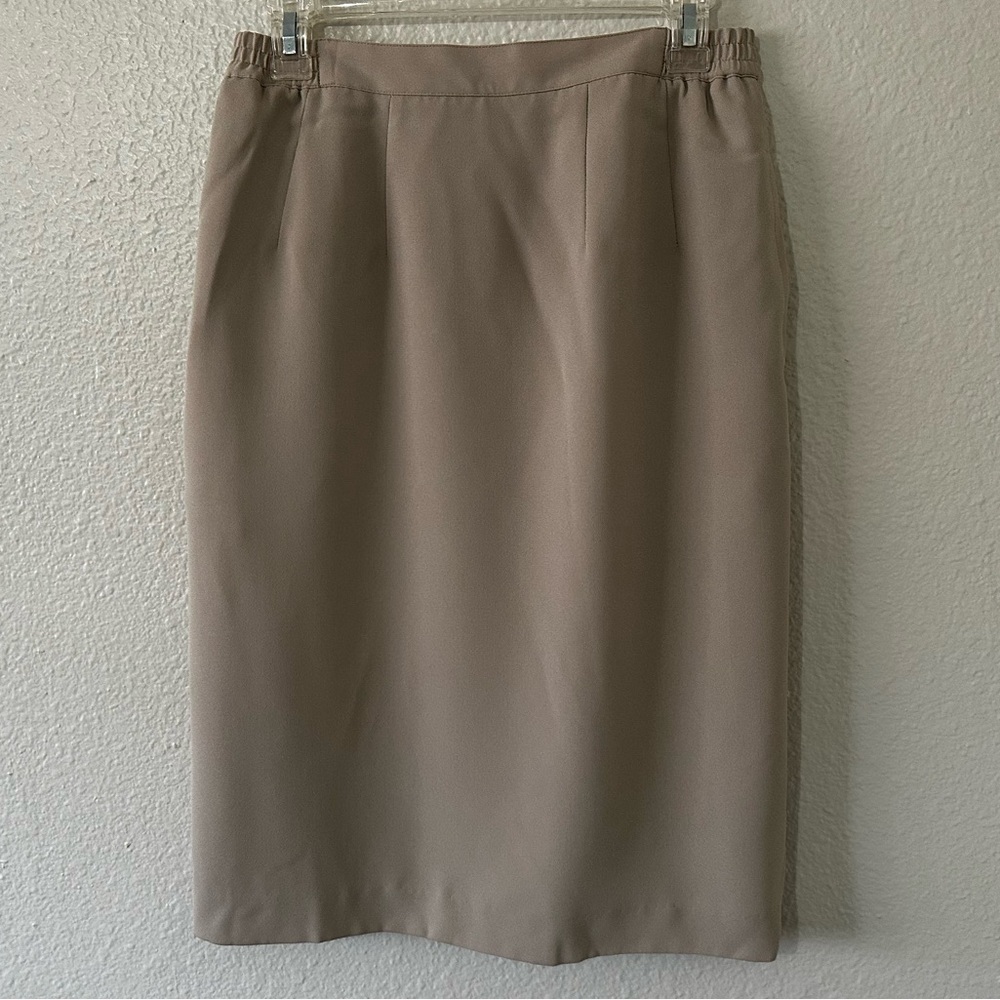 Milano of Manhattan | Classic Tan Pencil Skirt Fully Lined With Pockets Size 6